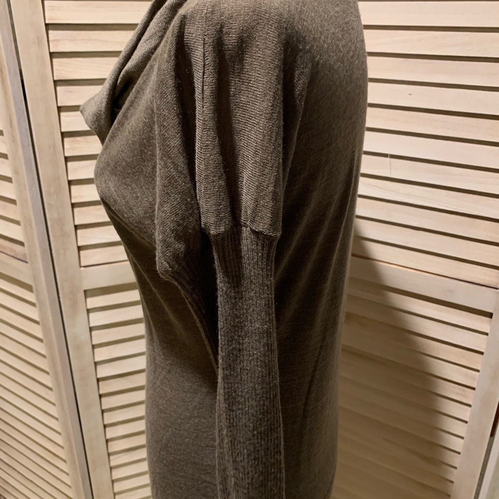 Sweater - Picture 3 of 4